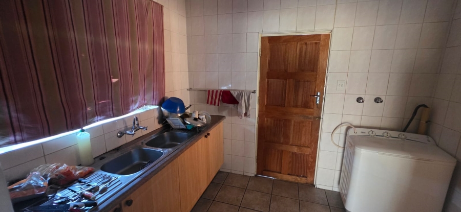 4 Bedroom Property for Sale in Kannoniers Park North West